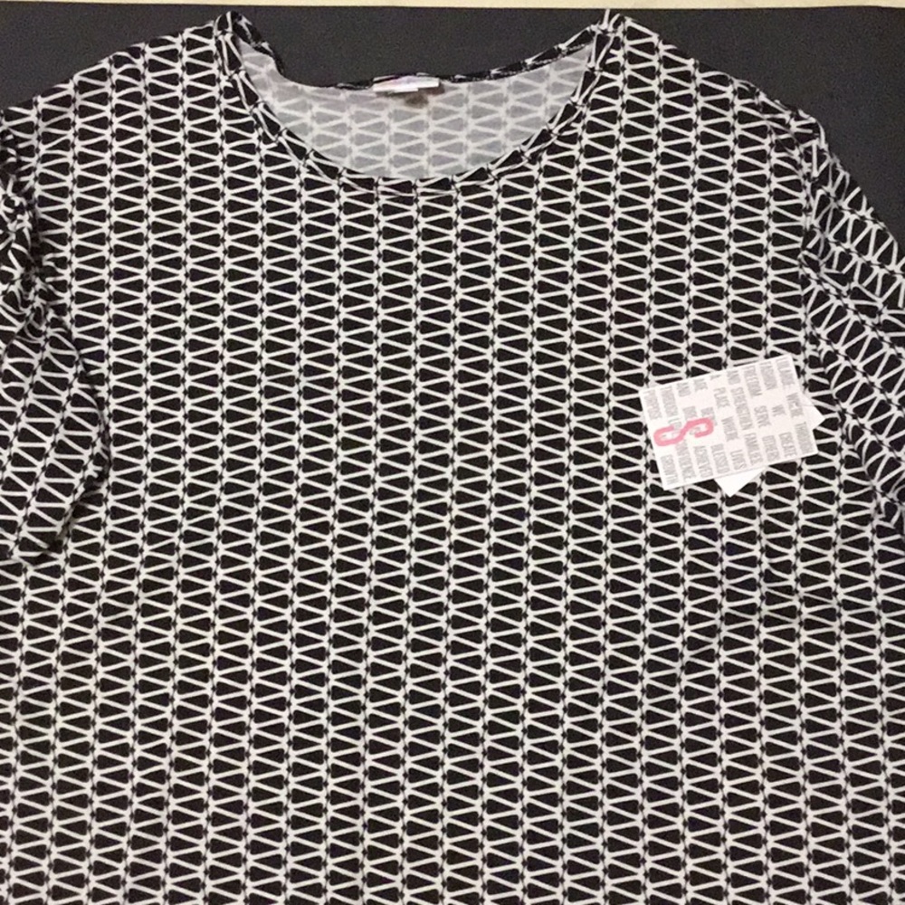 NWT Small black and white Lularoe irma